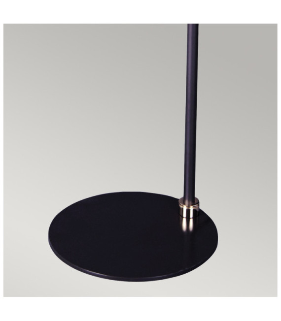 Balance Stehlampe mit schwarzem Stahlschirm