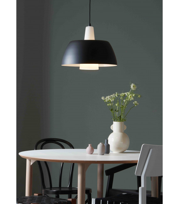 SOLO ceiling light black 1 bulb
